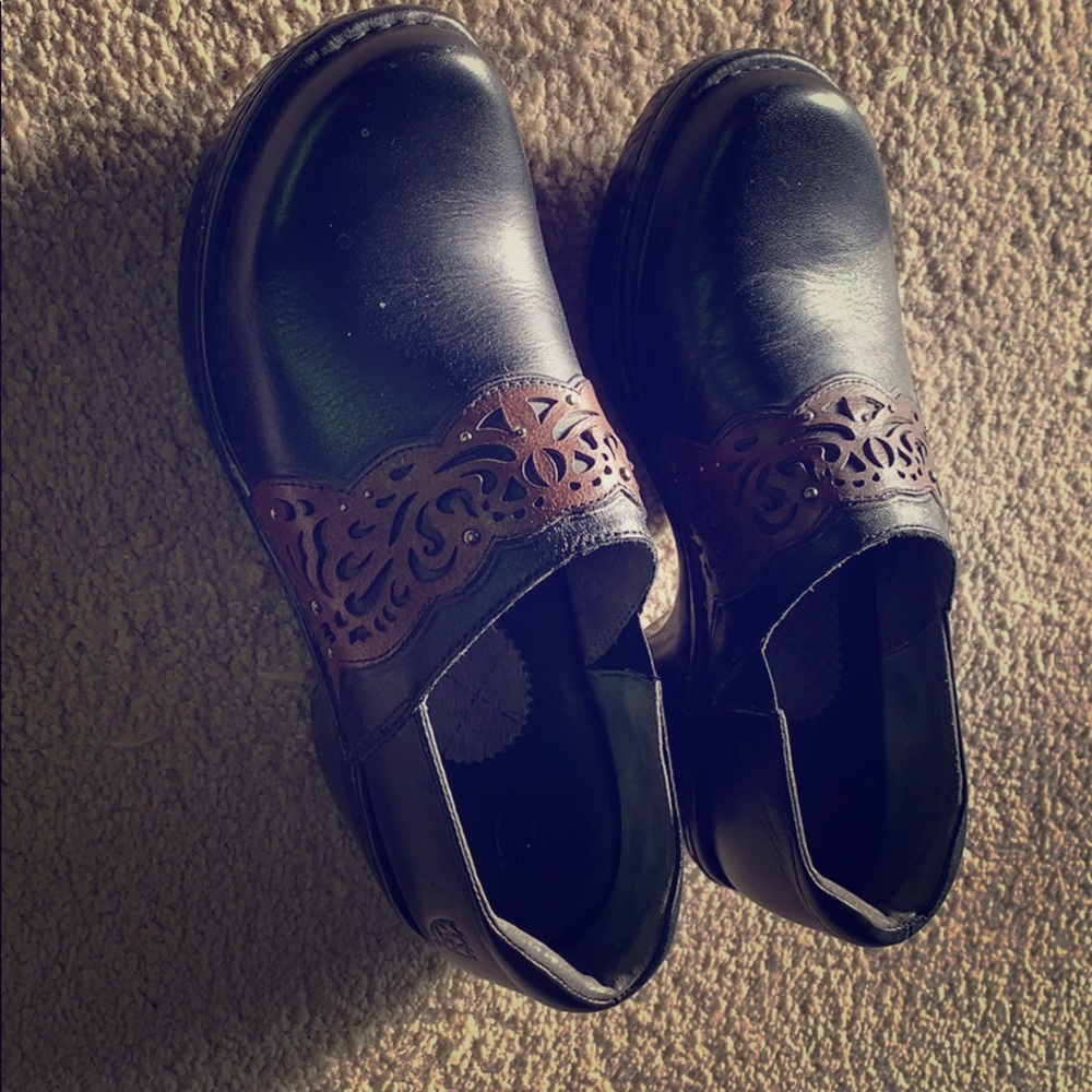 Women’s shoes